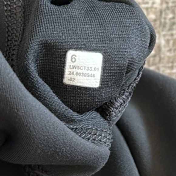 LULULEMON GREY LEGGINGS, SIZE 6 - Picture 10 of 10